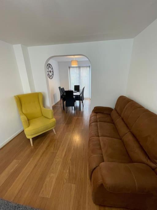 5 Holborn Spacious Home Redhill  المظهر الخارجي الصورة
